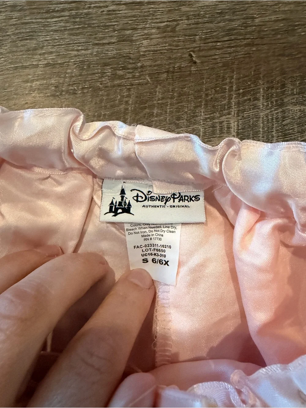 Disney Parks authentic princess tulle skirt in girls size 6/6X.